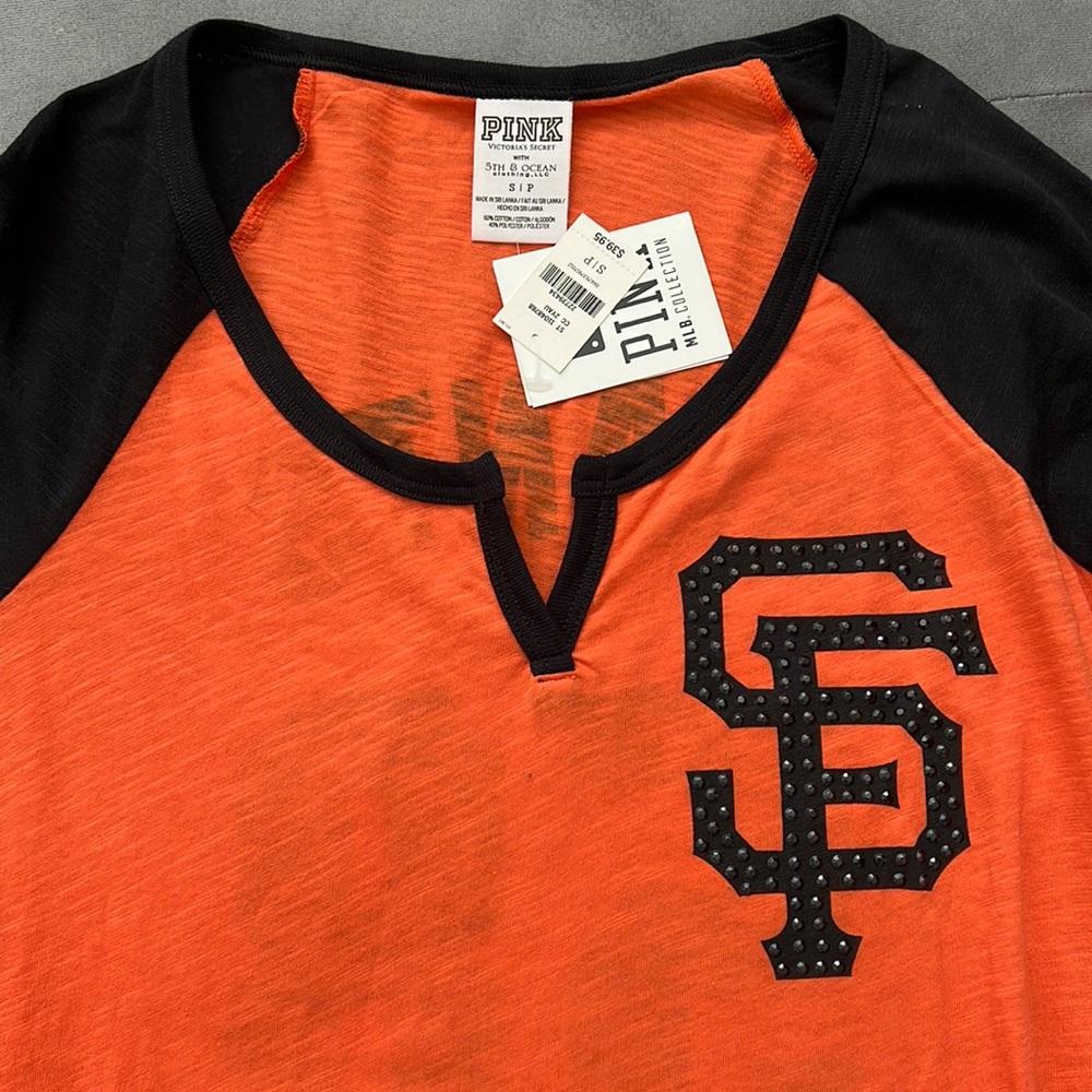 Brand new with Tags Women Giants top